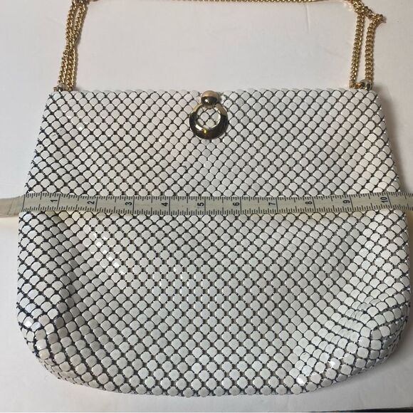 Whiting and Davis Vintage White Mesh Metal Purse W/Adjustable Gold Chain Strap - Picture 6 of 13